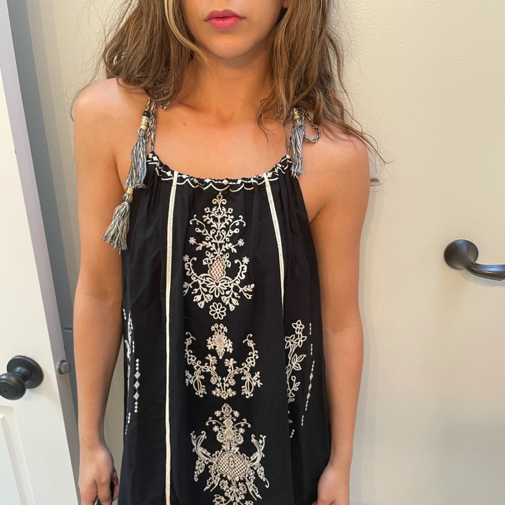 Black embroidered vacation dress - Picture 1 of 9